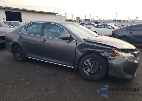 2012 Toyota Camry Base z USA, uszkodzony, nr VIN 4T4BF1FK2CR201614